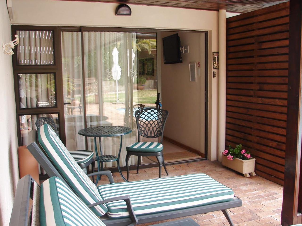 Majorca House Panzió Somerset West Kültér fotó