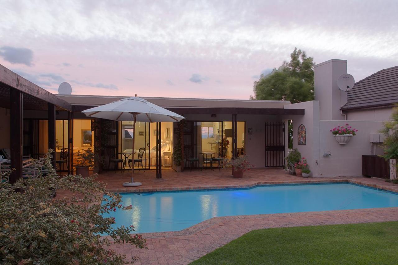 Majorca House Panzió Somerset West Kültér fotó